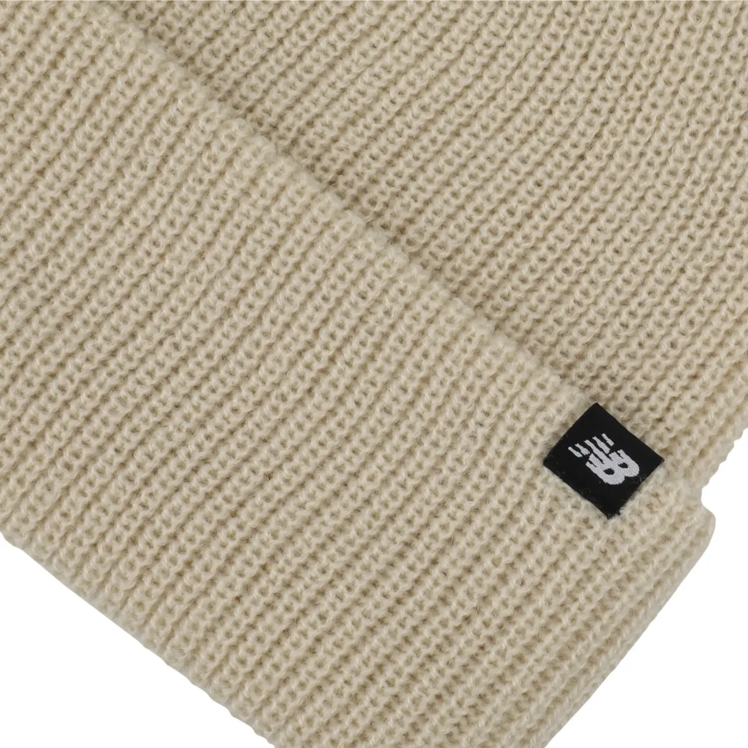 Gorro New Balance Deportiva Unisex Fisherman Beanie color crema | Platanitos