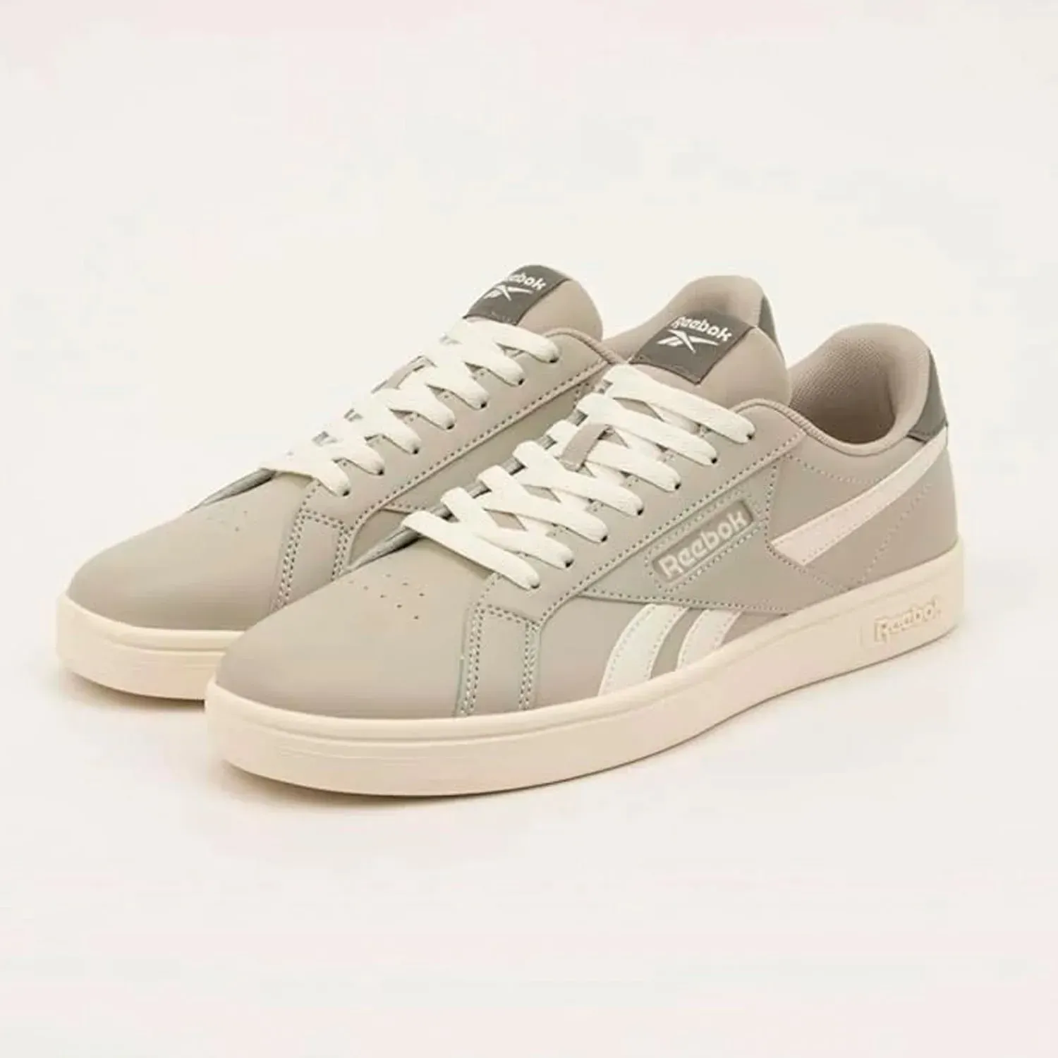 Zapatillas Reebok Urbanas Mujer Court Retro color beige | Platanitos