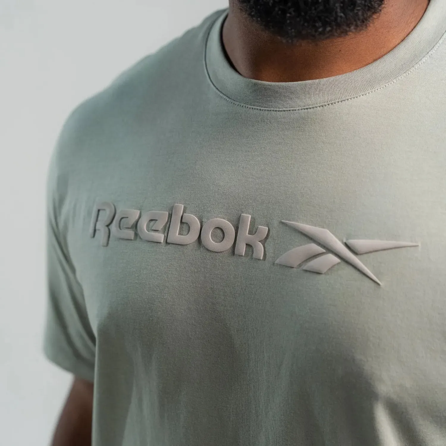 Polo Reebok Deportiva Hombre Big Long Logo color verde | Platanitos