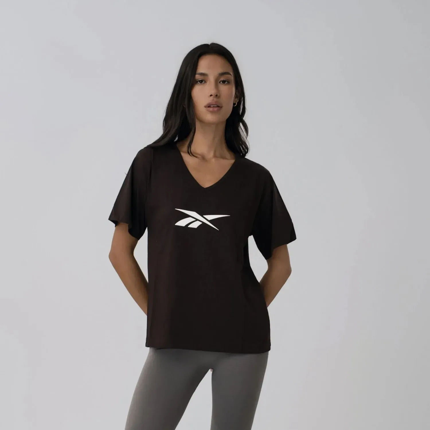 Polo Reebok Deportiva Mujer W Mid Chest Logo color negro | Platanitos