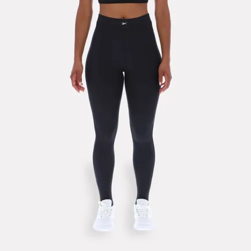 Leggins Reebok Deportiva Mujer Rib Stirrup Tight color negro | Platanitos