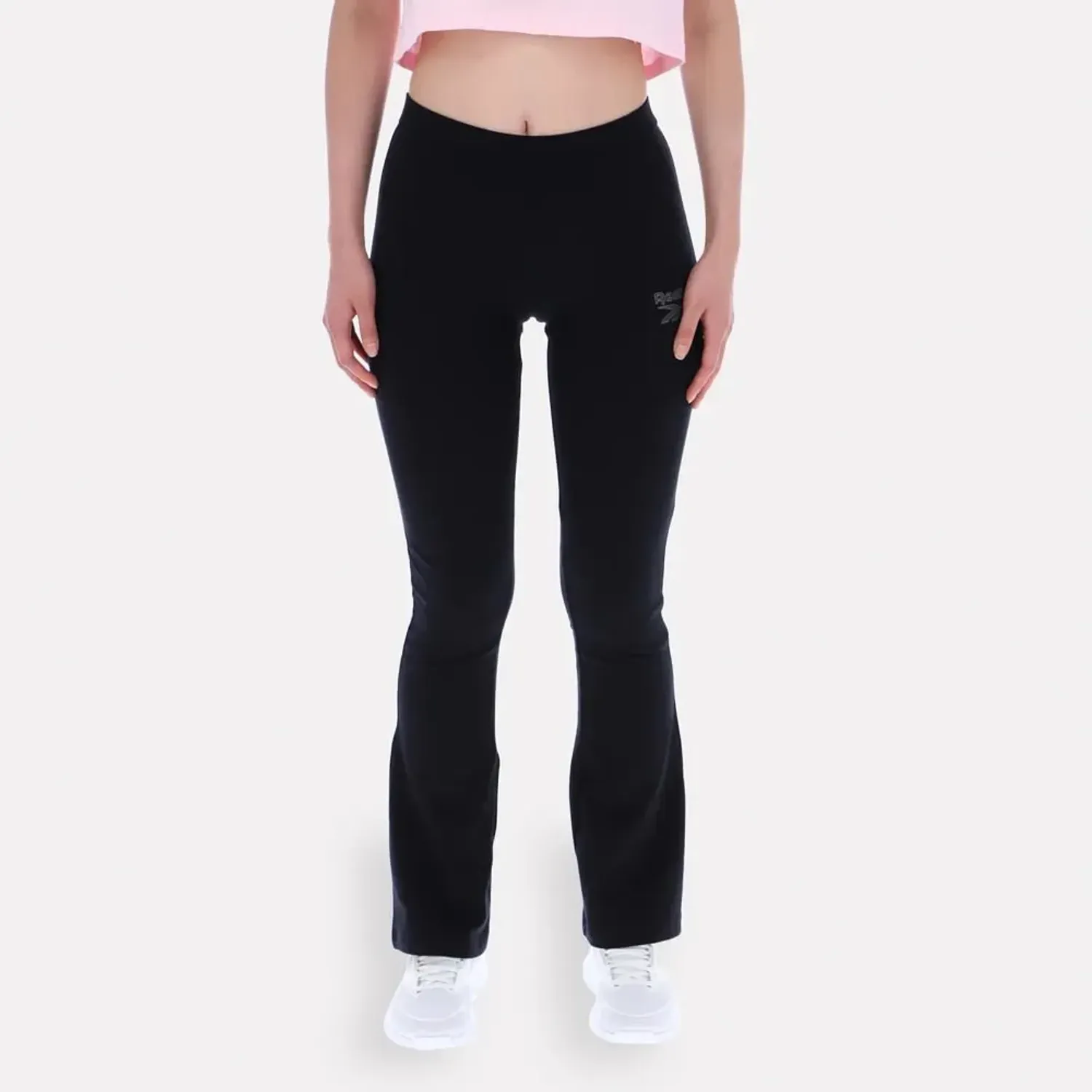 Pantalon Reebok Deportiva Mujer Faye Logo Print Flared color negro | Platanitos