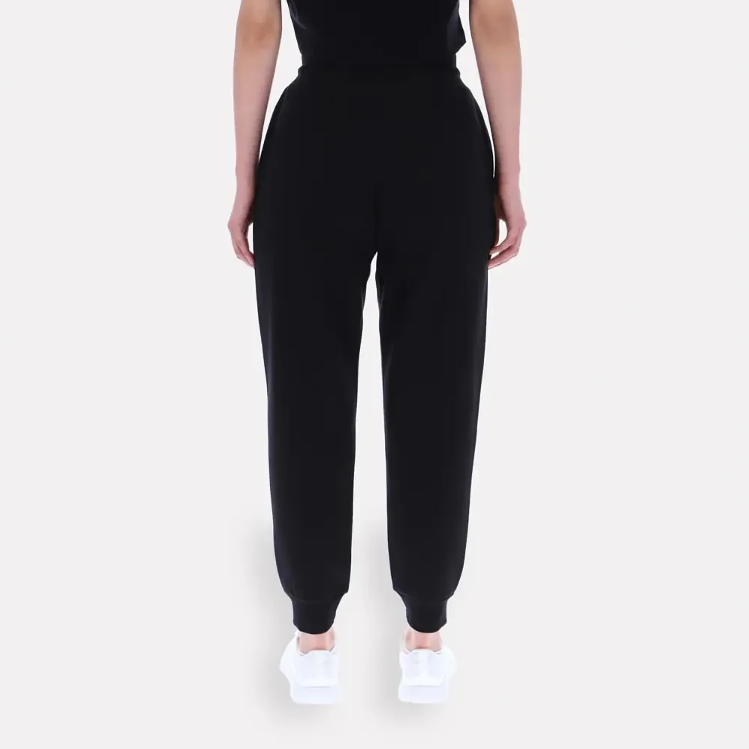 Jogger Reebok Deportiva Mujer Erika Cuffed Jogger color negro | Platanitos