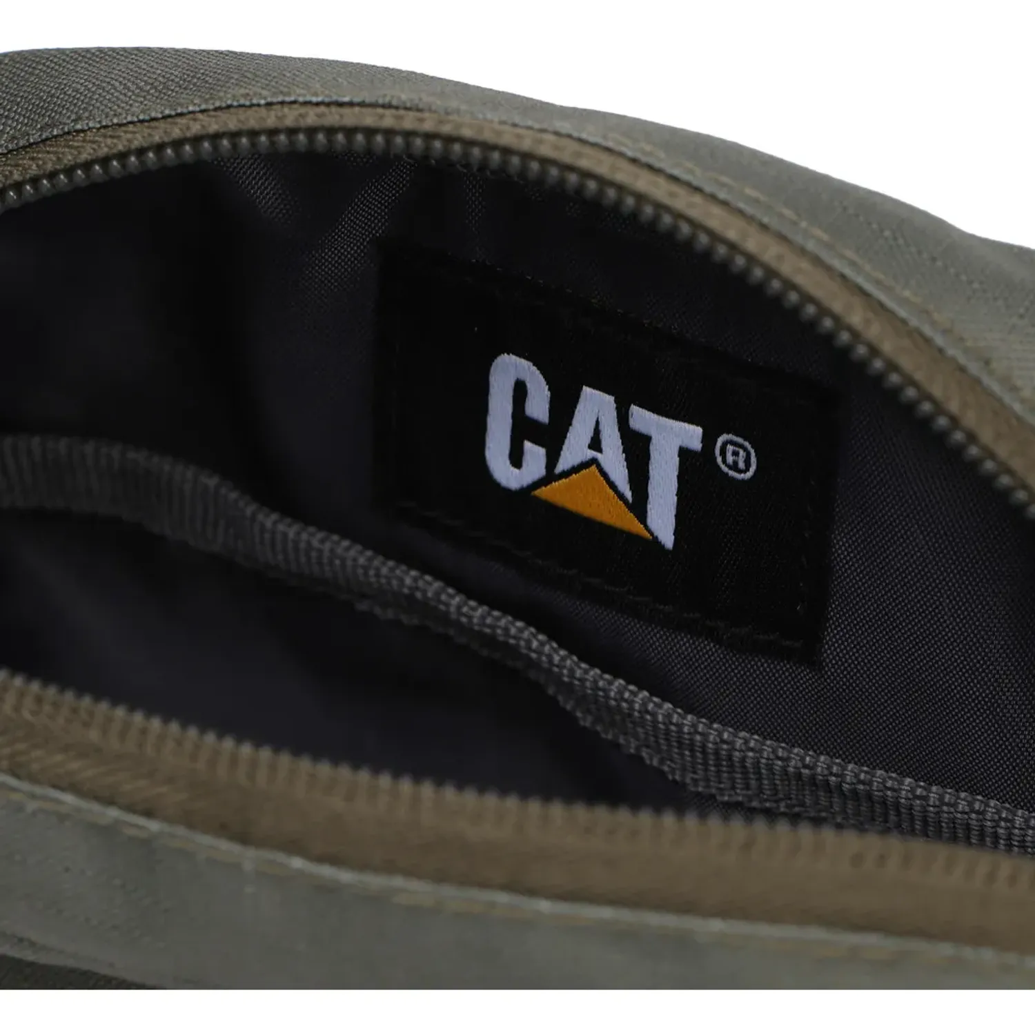 Bolso Cat Unisex  Explorer Shoulder Bag color gris | Platanitos