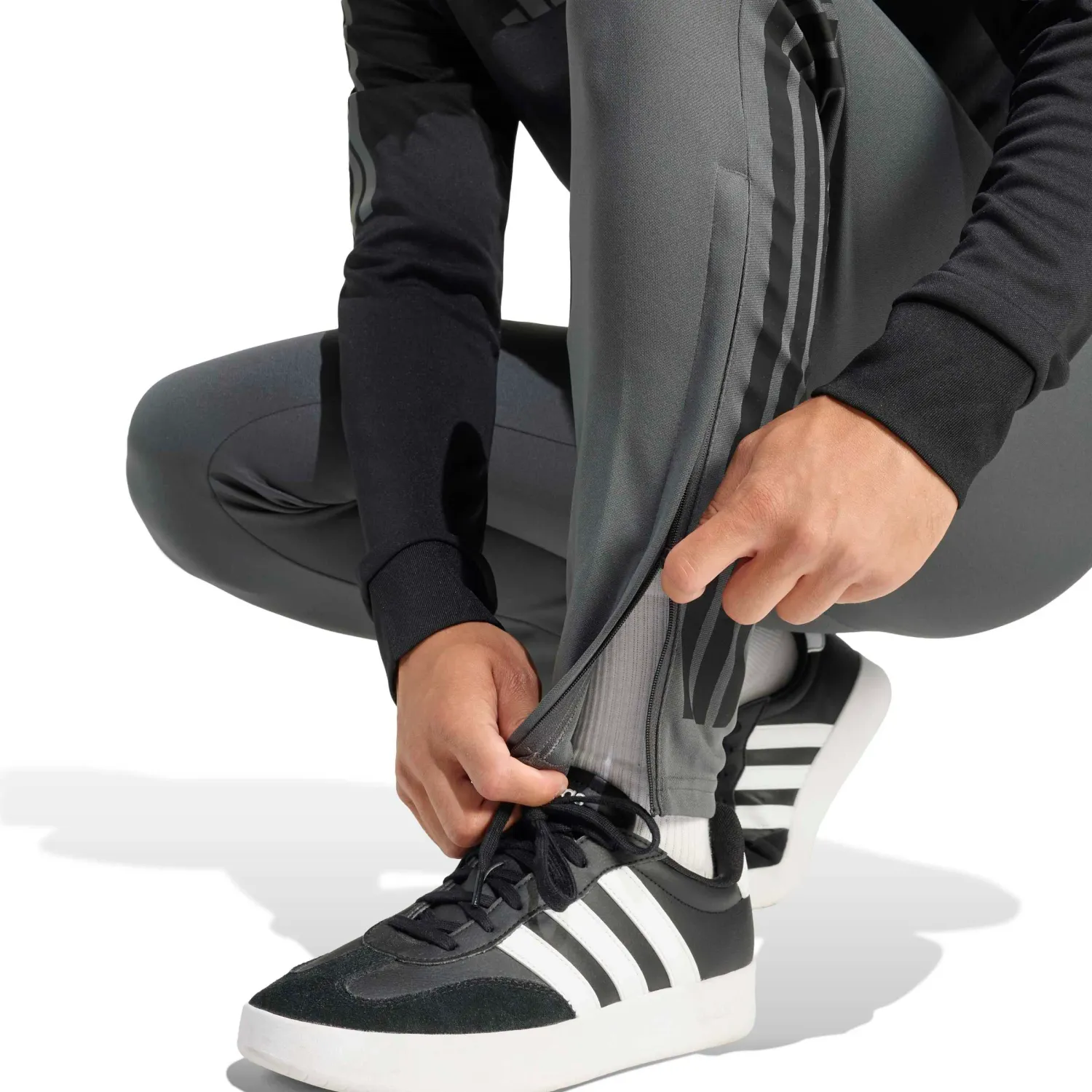 adidas Pantalon Adidas Deportivo Hombre M Sereno Pt color gris | Platanitos