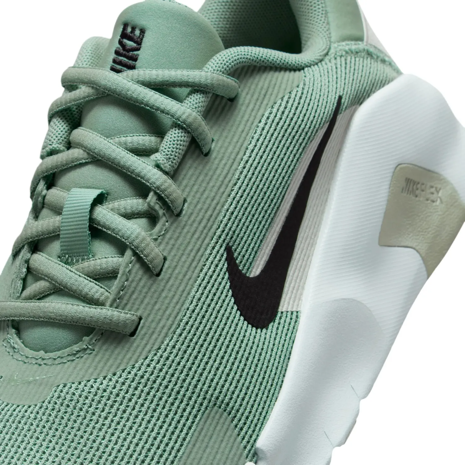Zapatillas Nike Training Mujer Flex Train color blanco | Platanitos