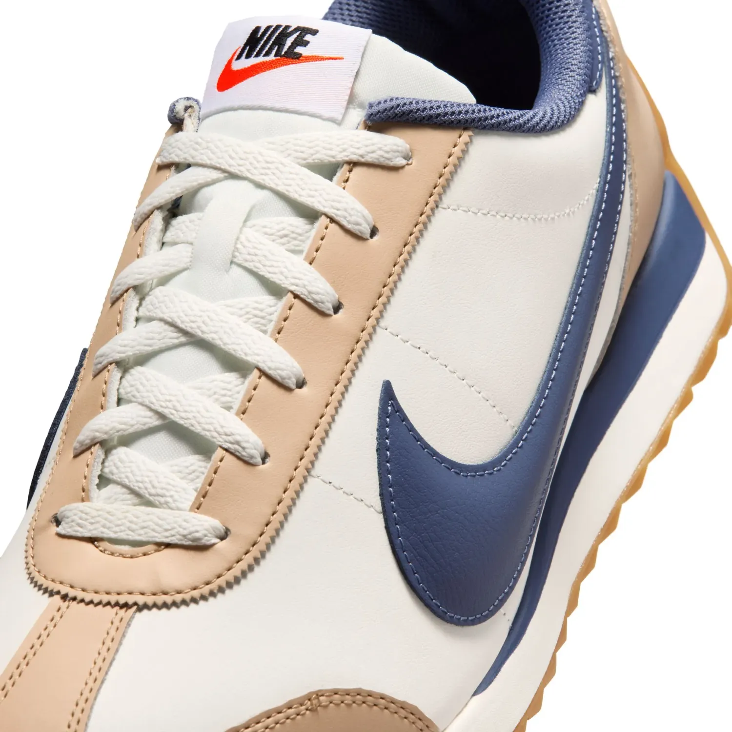 Zapatillas Nike Urbanas Hombre Pacific Leather color blanco | Platanitos