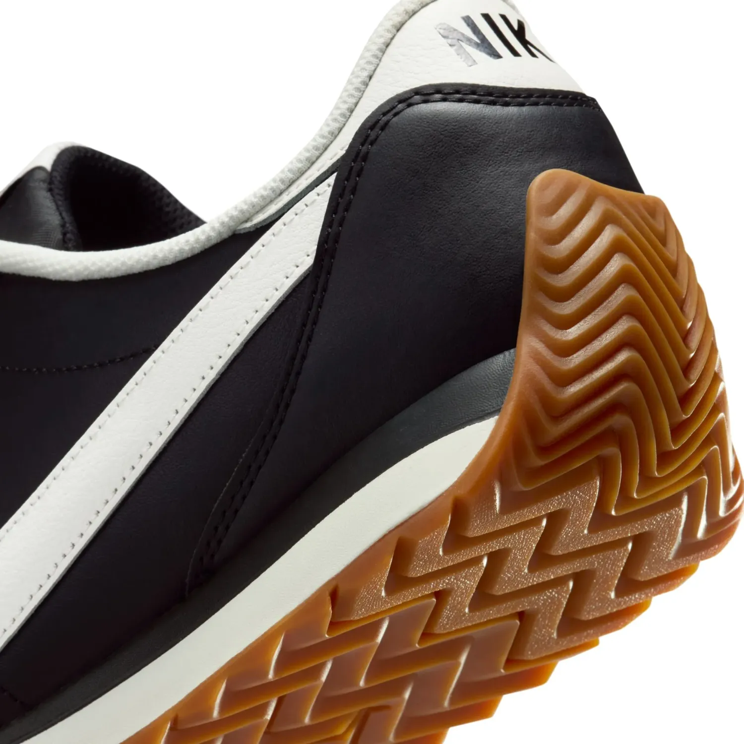 Zapatillas Nike Urbanas Hombre Pacific Leather color negro | Platanitos