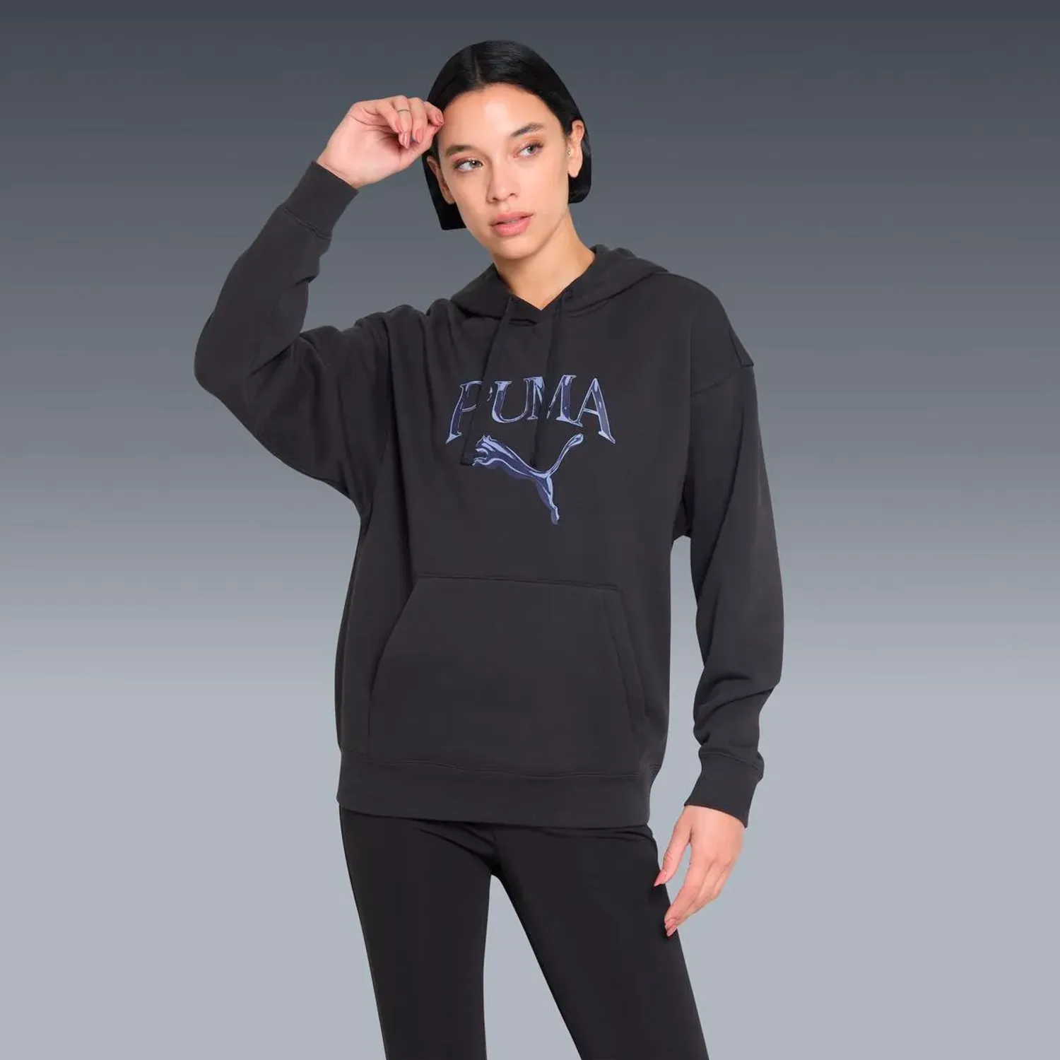 Polera Puma Deportiva Mujer Ess Graphic Hoodie color negro | Platanitos