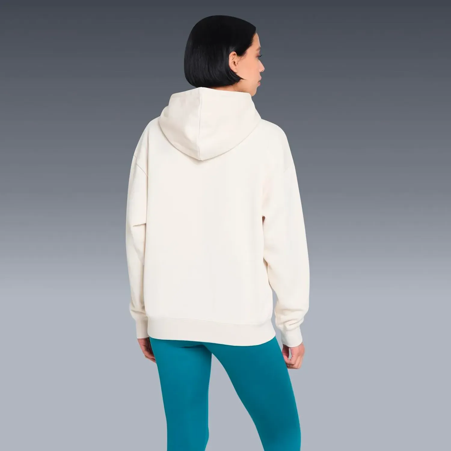 Polera Puma Deportiva Mujer Ess Graphic Hoodie color blanco | Platanitos