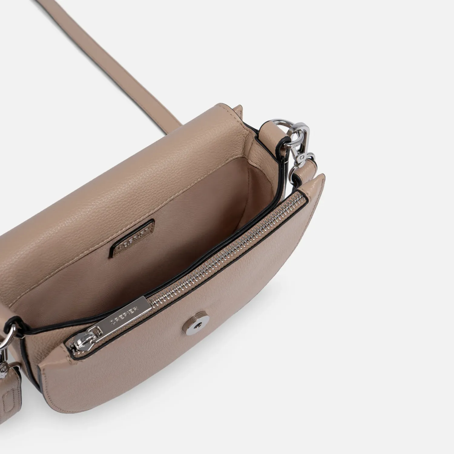 Bolso Crepier Mujer Flap Solei Chico color topo | Platanitos