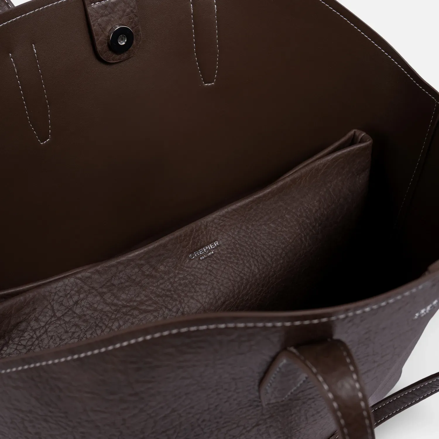 Tote Crepier Mujer Ravyn Grande color marrón | Platanitos