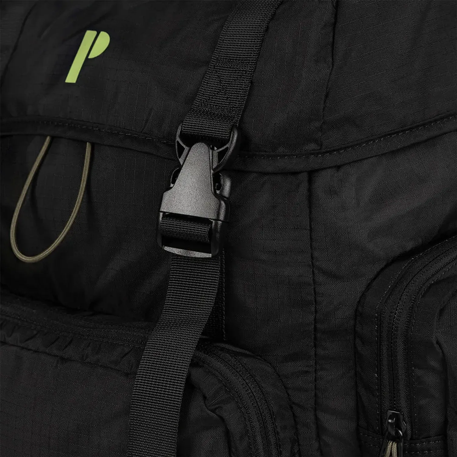 Mochila Porta Unisex Trivor color negro | Platanitos