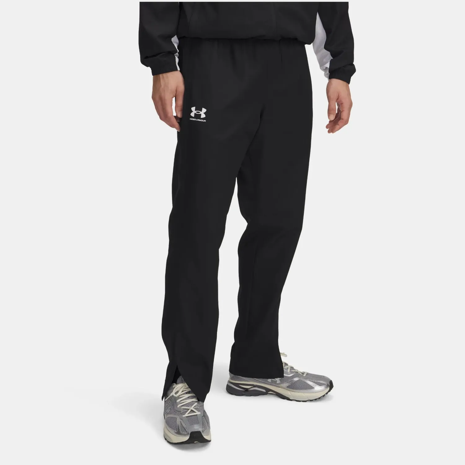 Under Armour Pantalon Under Armour Deportivo Hombre Rival Windbreaker color negro | Platanitos