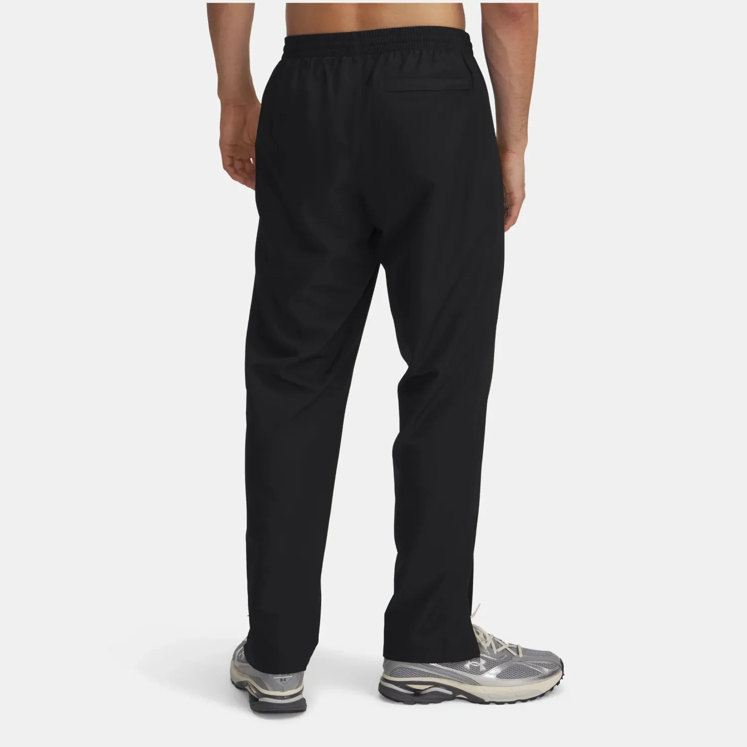 Under Armour Pantalon Under Armour Deportivo Hombre Rival Windbreaker color negro | Platanitos