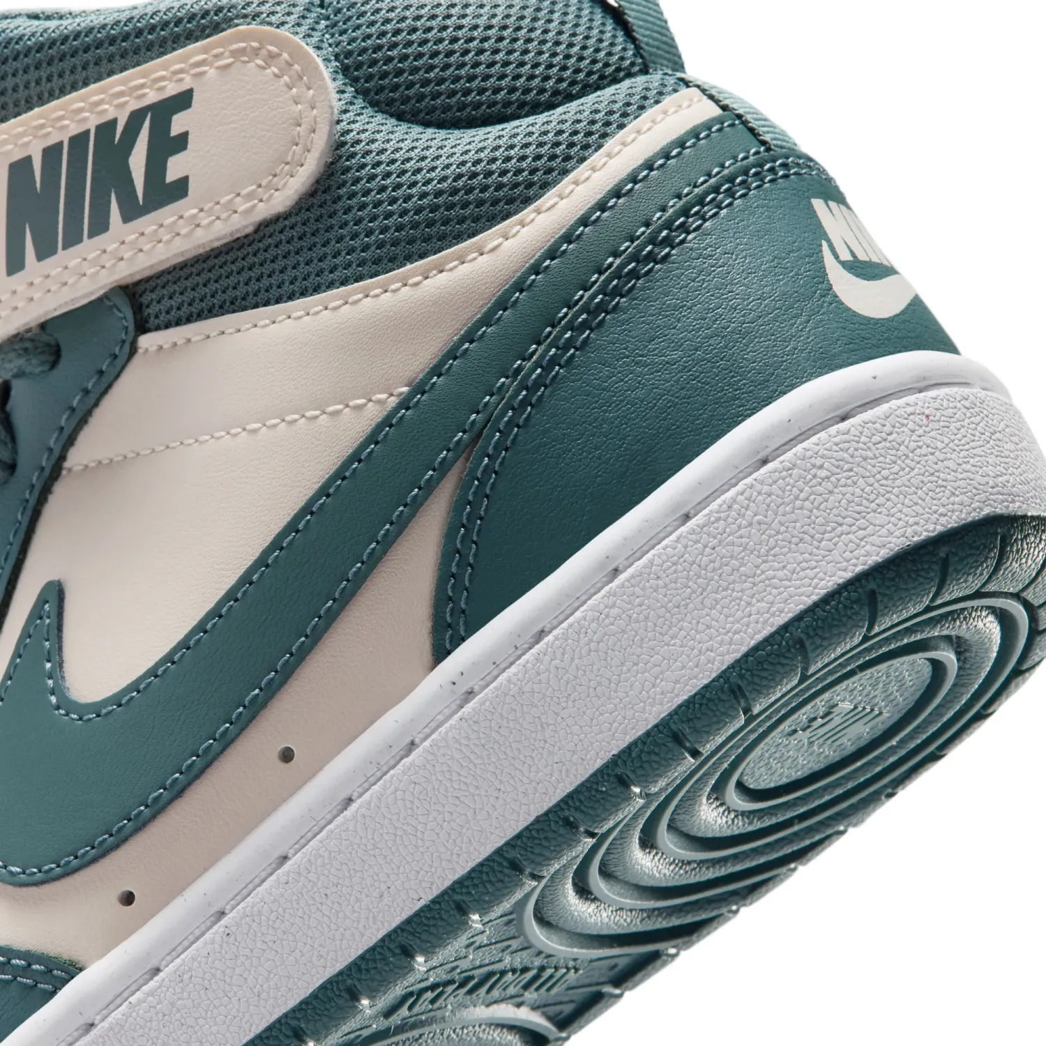 Nike Zapatillas Nike Urbanas Juvenil Court Borough Mid 2 Bg color blanco | Platanitos