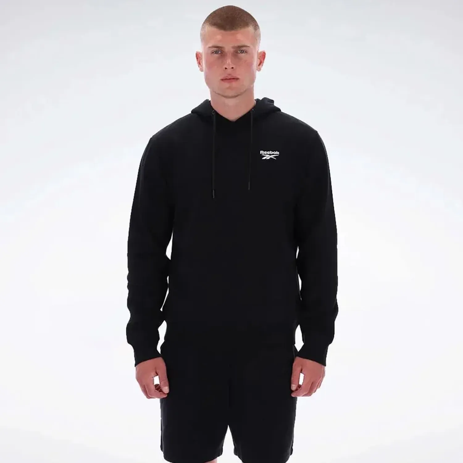 Polera Reebok Deportivo Hombre Small Logo Fleece Hoodie color negro | Platanitos