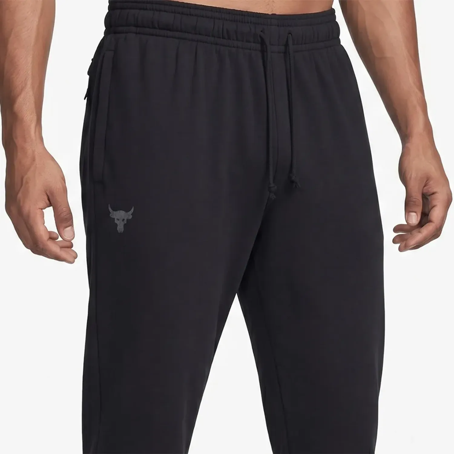 Pantalon Under Armour Urbana Hombre Project Rock Rival Fleece color negro | Platanitos