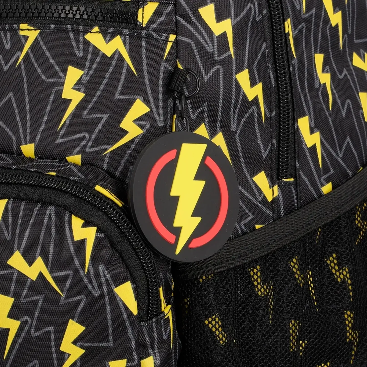 Mochila Xtrem Niño Bolt 6xt color negro | Platanitos