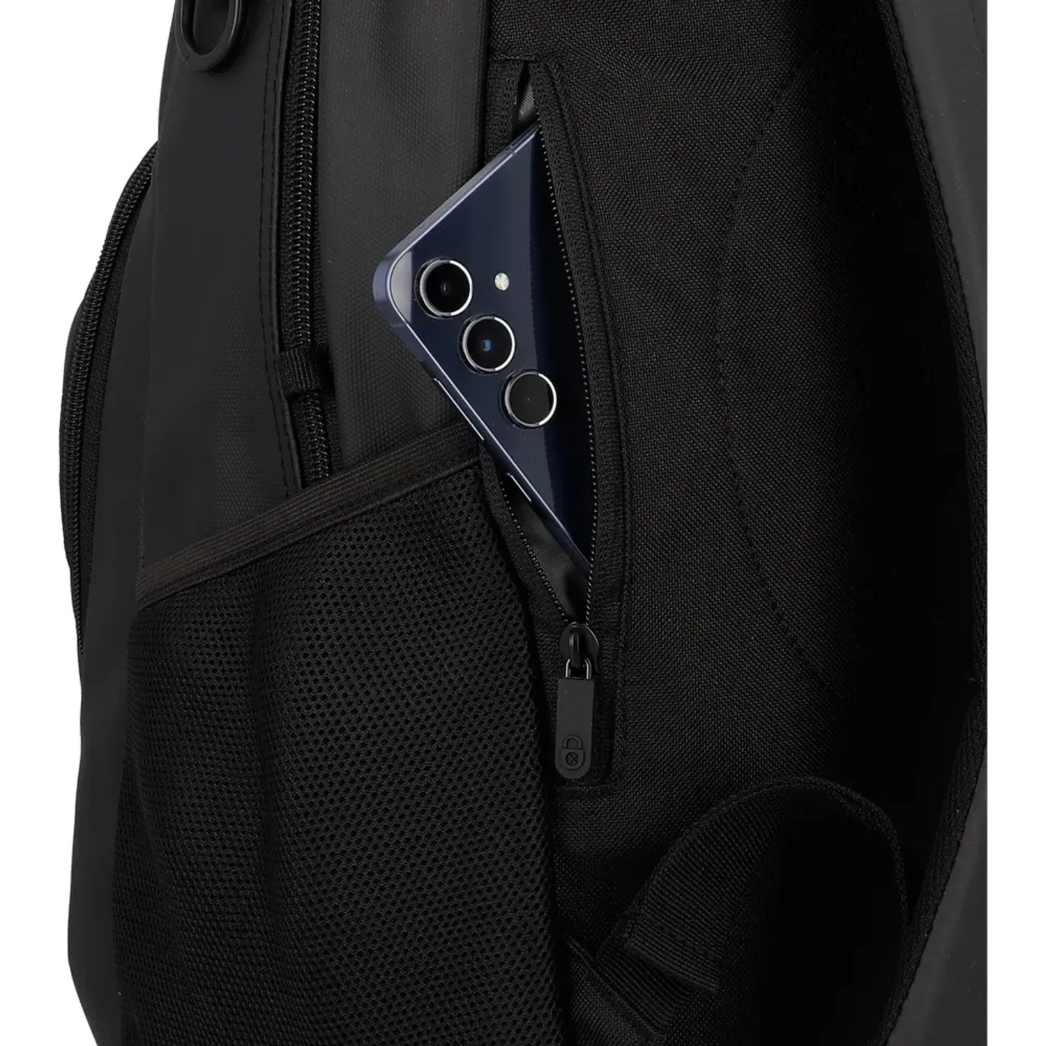 Mochila Xtrem Para Laptop Unisex 15plg Atomik 6xt color negro | Platanitos