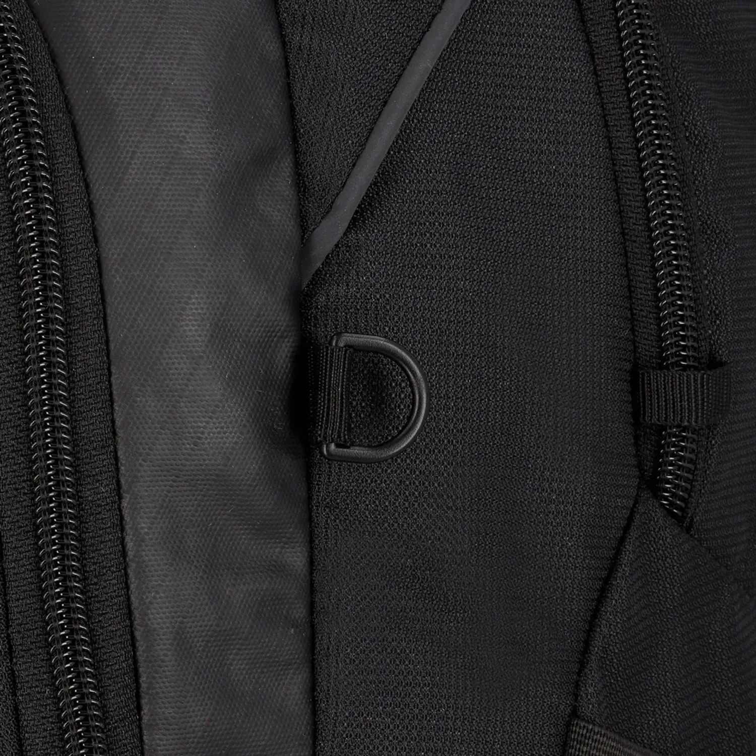 Mochila Xtrem Para Laptop Unisex 15plg Brooklyn 6xt color negro | Platanitos