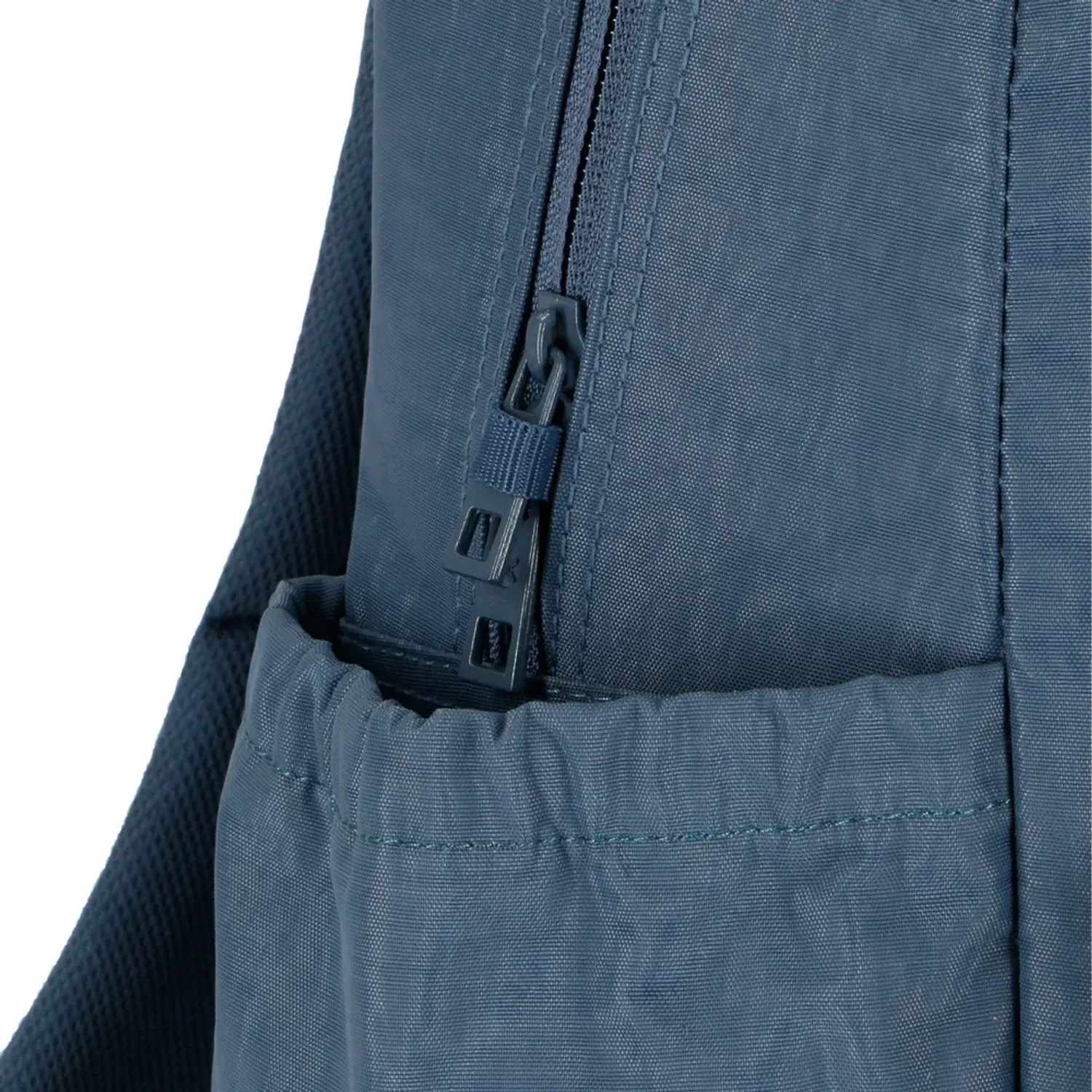 Mochila Xtrem Para Laptop Unisex 15plg Duncan 6xt color celeste | Platanitos