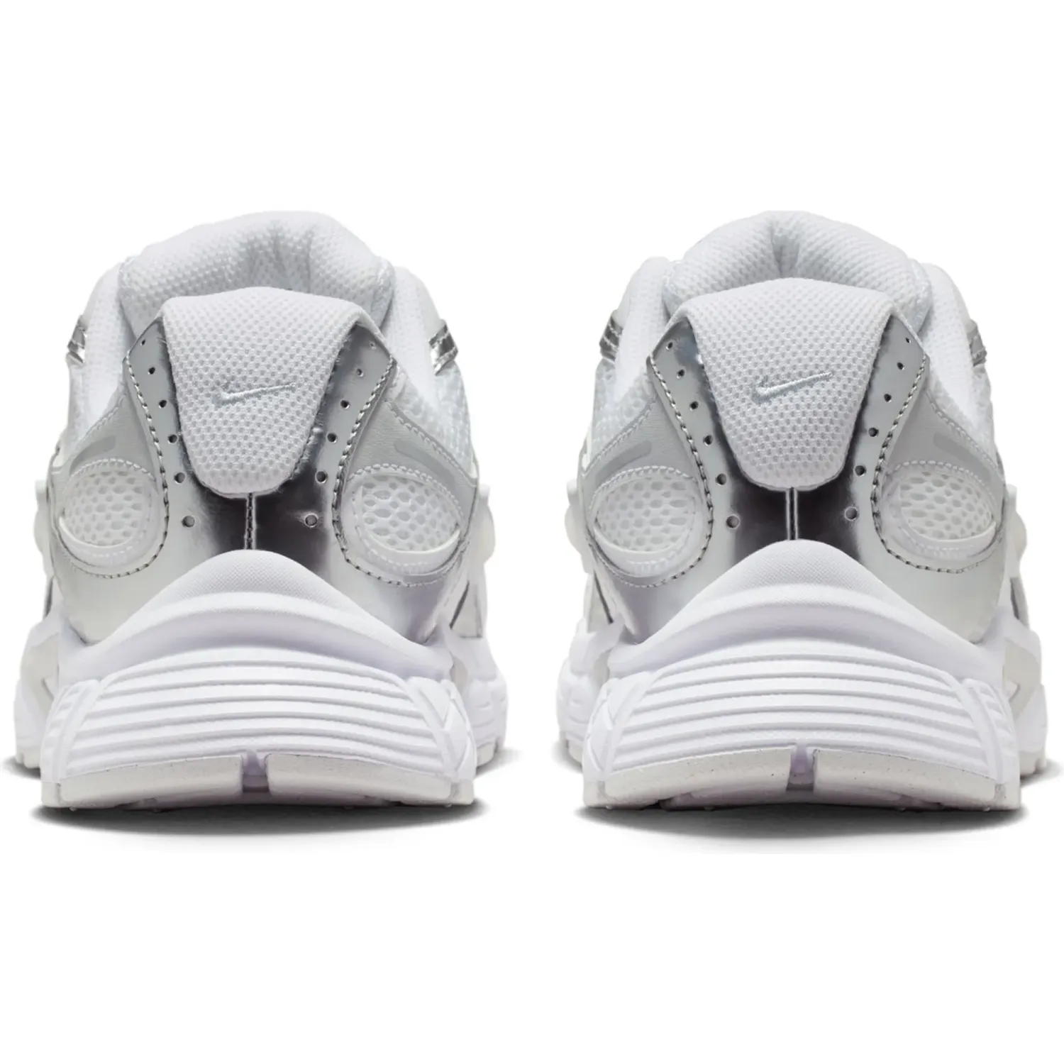 Zapatillas Nike Urbanas Mujer V5 Rnr color blanco / metalizado | Platanitos