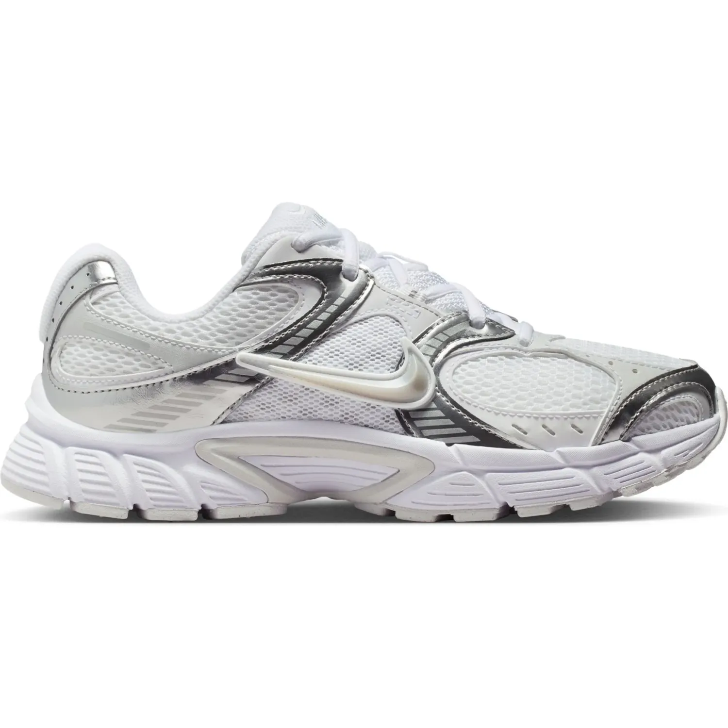 Zapatillas Nike Urbanas Mujer V5 Rnr color blanco / metalizado | Platanitos