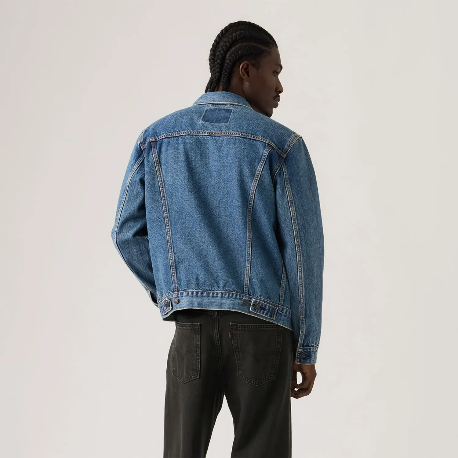 Levis Casaca Levis Jeans Hombre Denim Trucker color azul intermedio | Platanitos