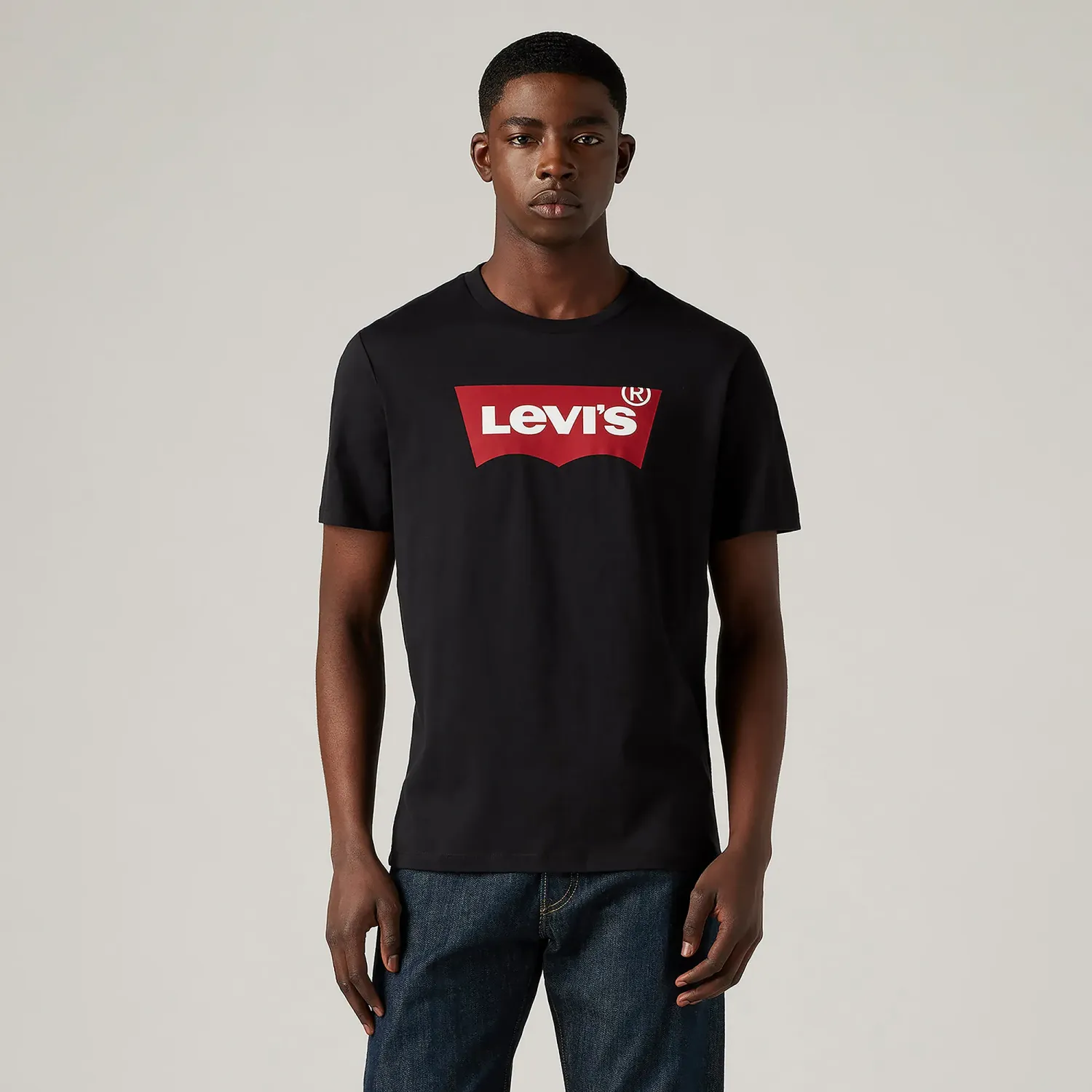 Polo Levis Manga Corta Hombre Clasic Logo Batwing color negro | Platanitos