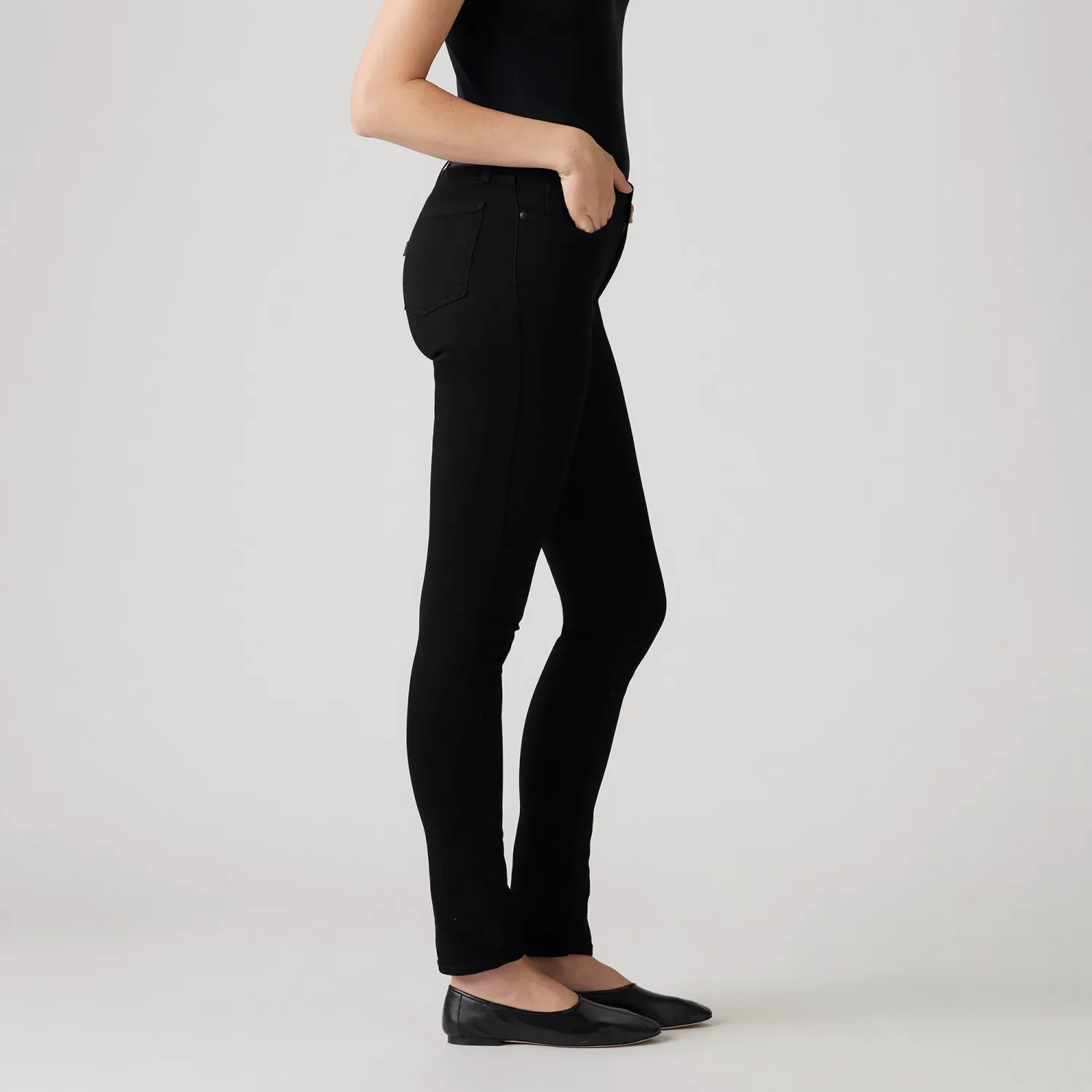 Levis Pantalon Levis Jeans Mujer 311 color negro | Platanitos