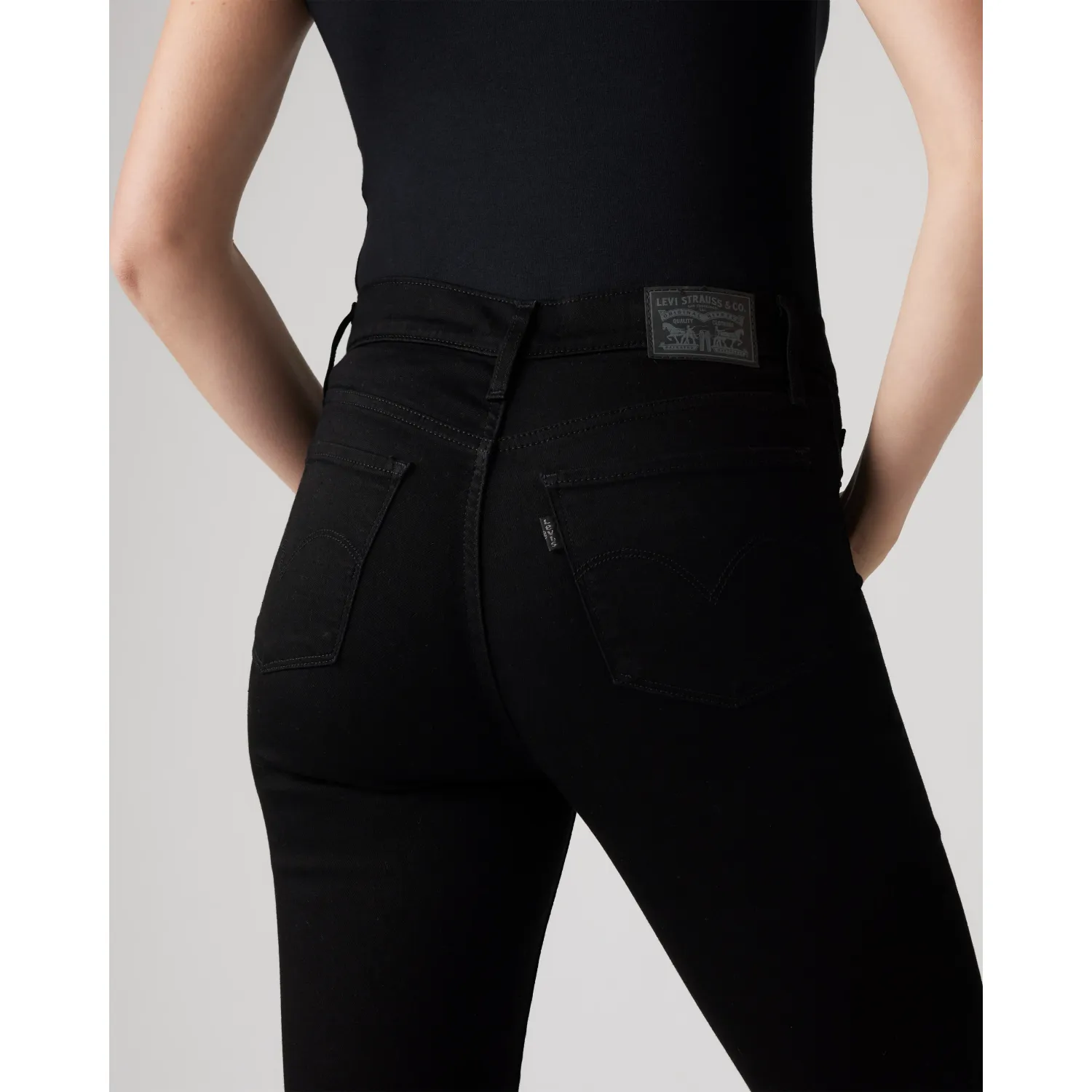 Levis Pantalon Levis Jeans Mujer 311 color negro | Platanitos