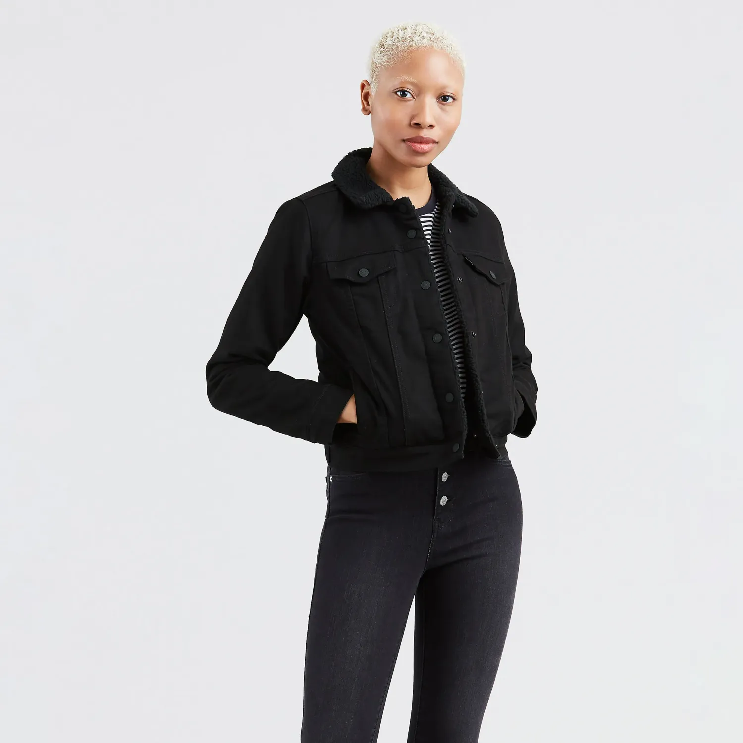 Levis Casaca Levis Jeans Mujer Denim Sherpa Trucker color negro | Platanitos