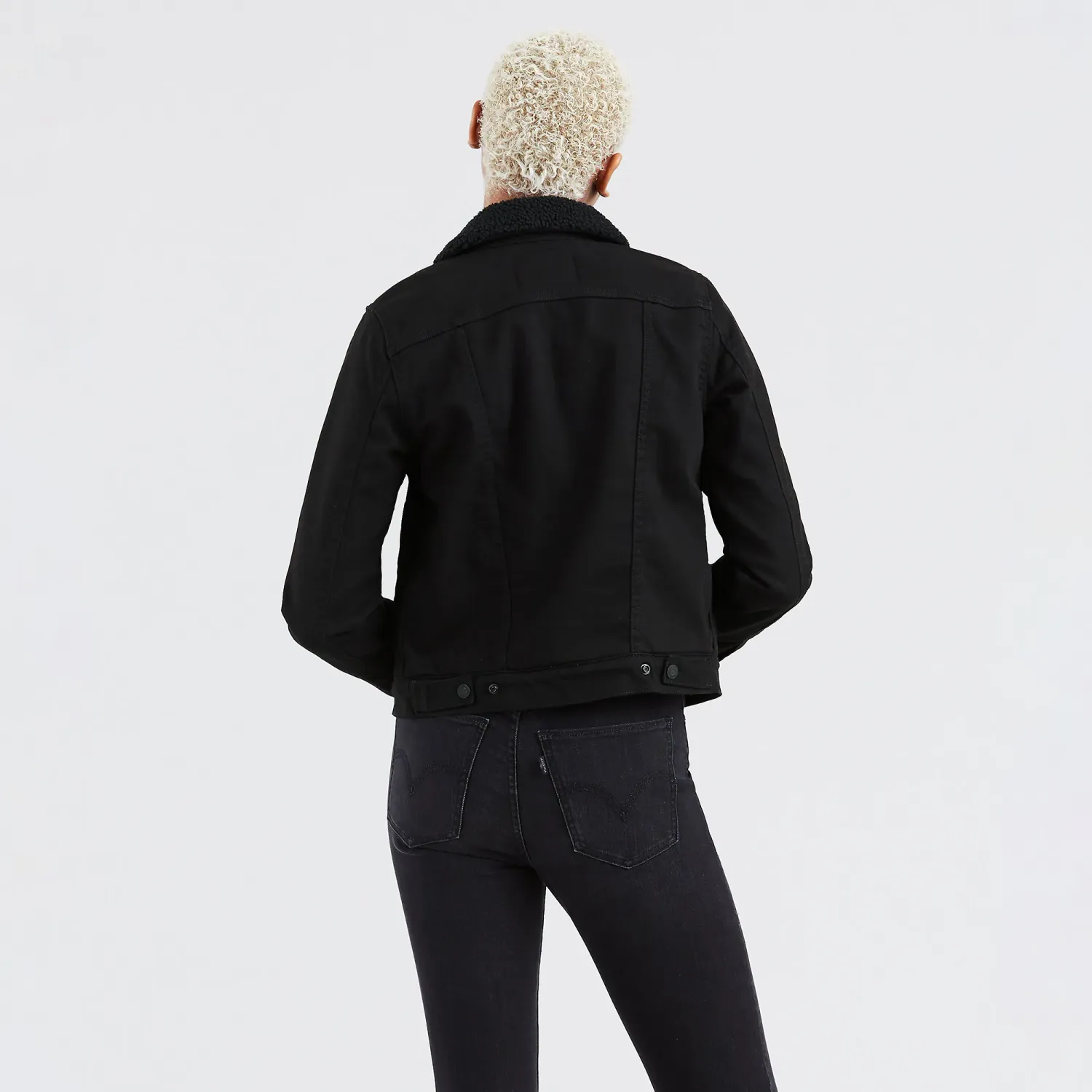 Levis Casaca Levis Jeans Mujer Denim Sherpa Trucker color negro | Platanitos