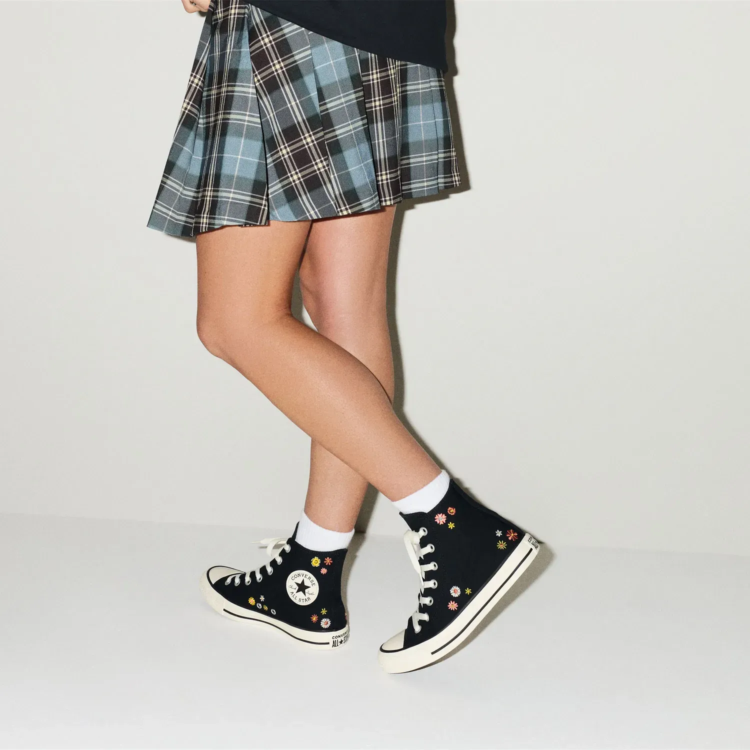 Converse Zapatillas Converse Mujer Chuck Taylor All Star Embroidered Florals color negro | Platanitos