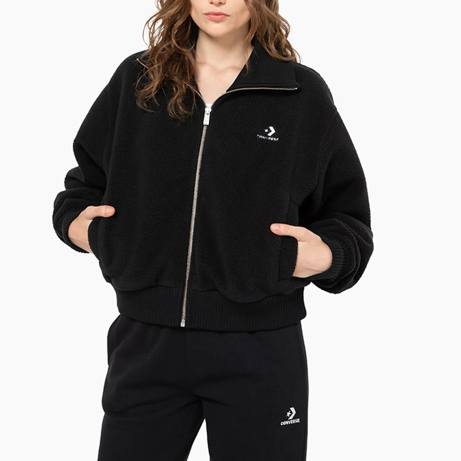 Casaca Converse Mujer Sherpa Star Chevron color negro | Platanitos