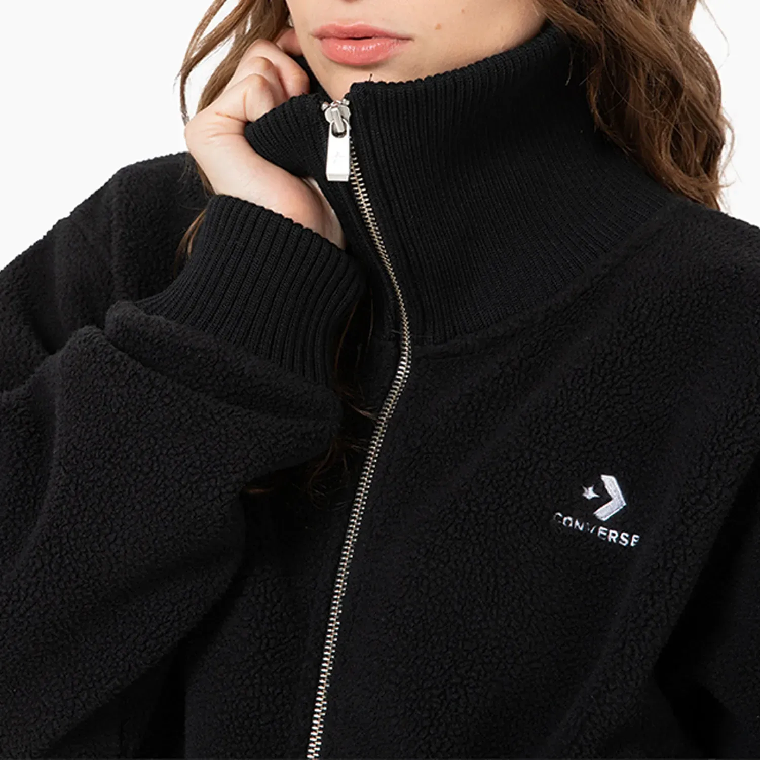 Casaca Converse Mujer Sherpa Star Chevron color negro | Platanitos