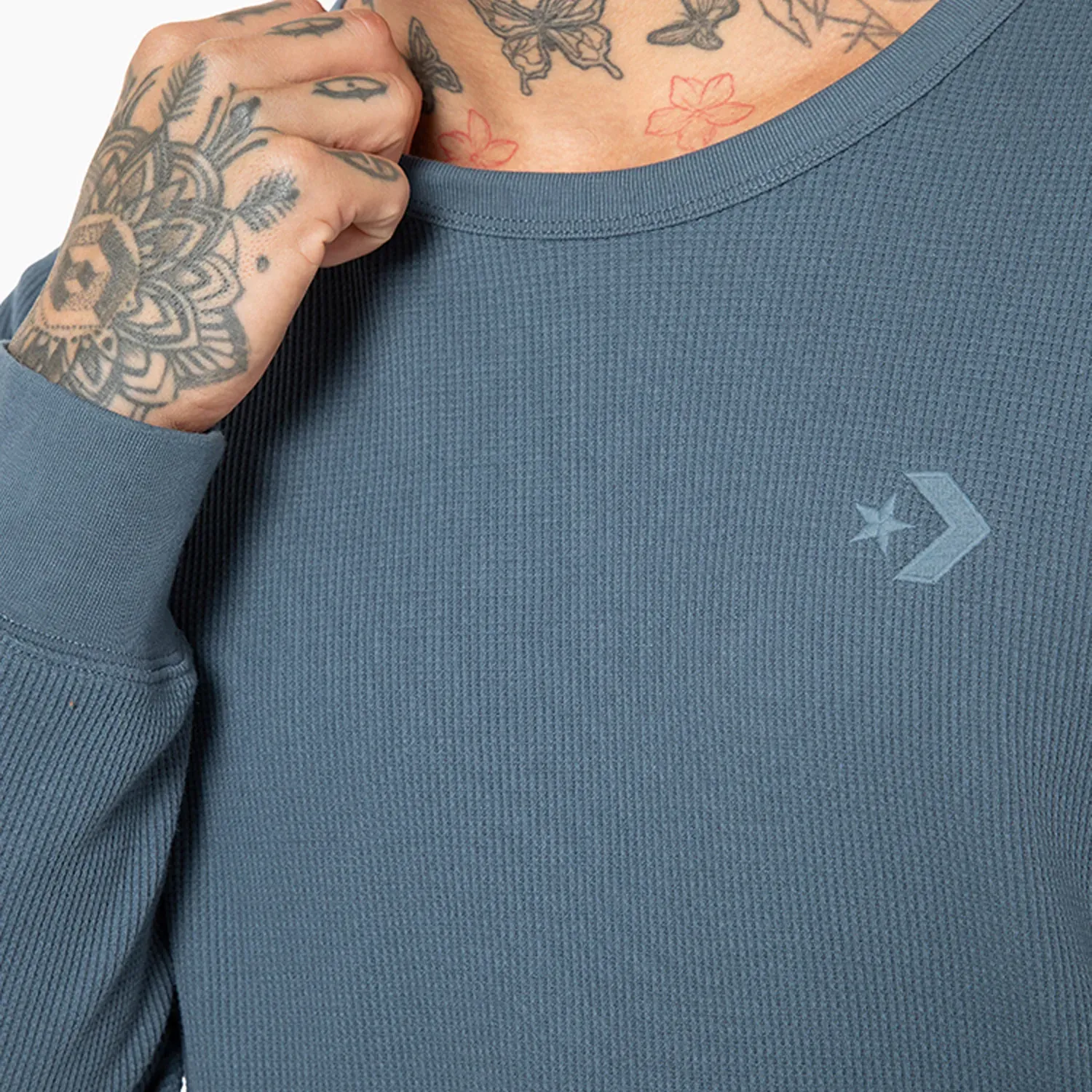 Polera Converse Hombre Ml Small Star Chevron color azul | Platanitos