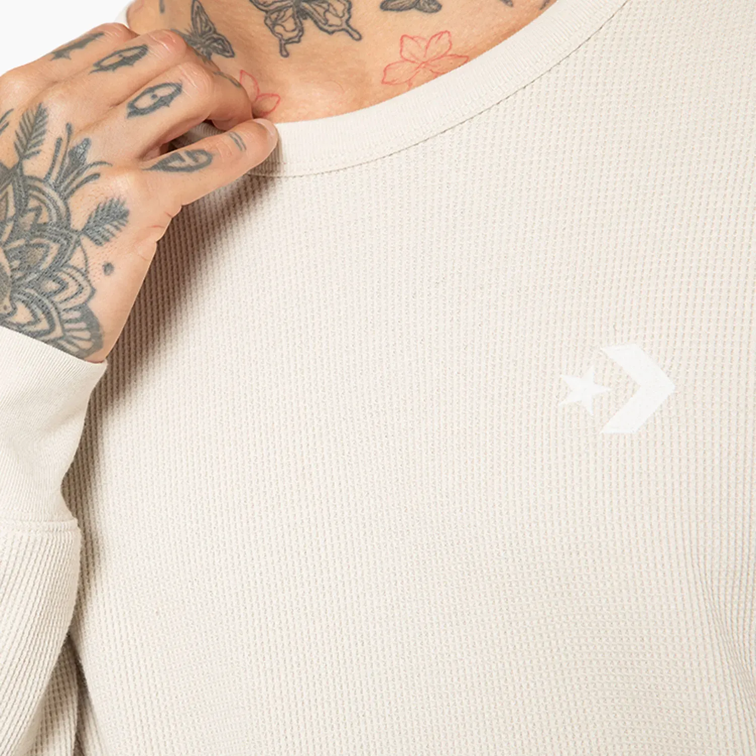 Converse Polera Converse Hombre Ml Small Star Chevron color beige | Platanitos