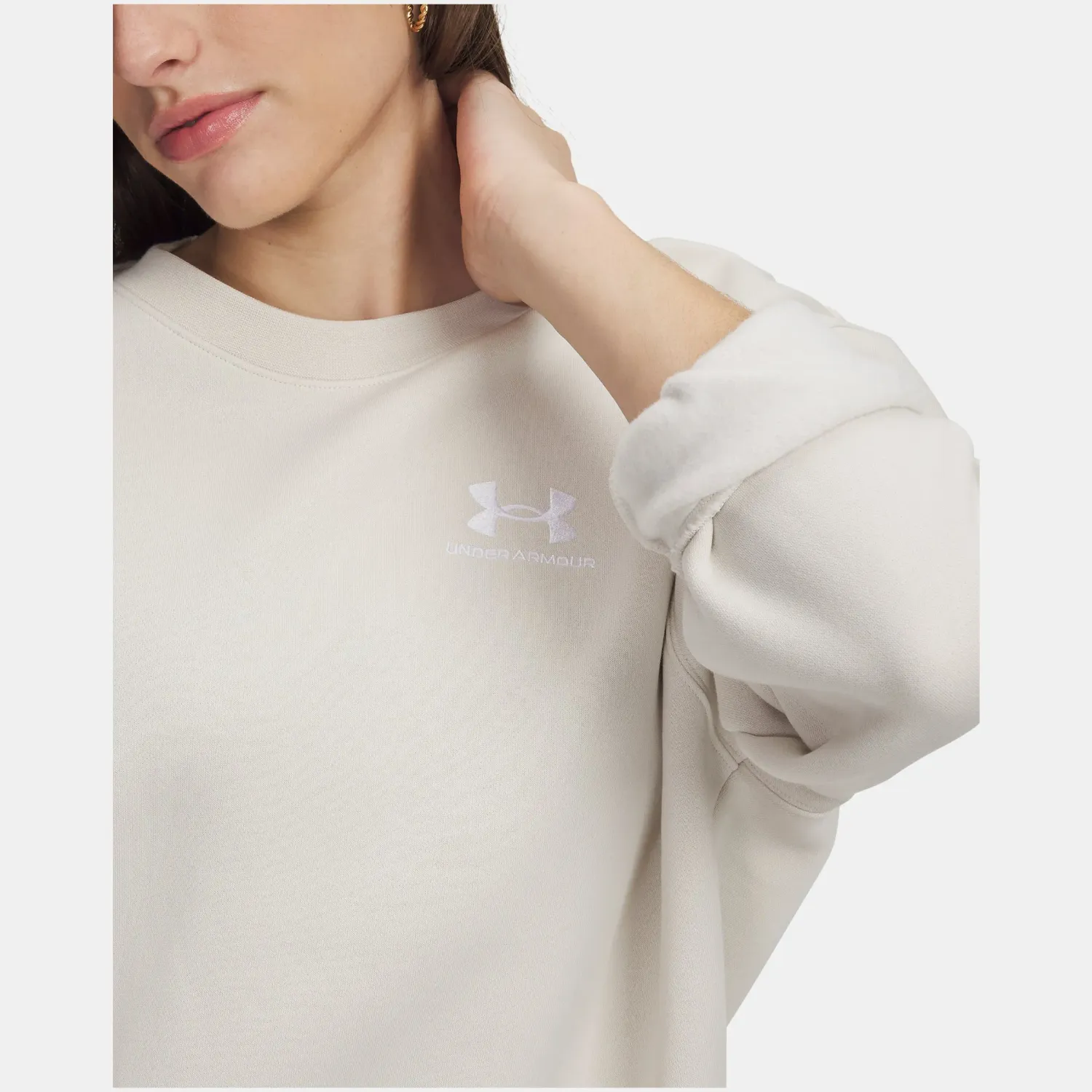 Under Armour Polera Under Armour Training Mujer Essential Fleece Oversize Crew color beige | Platanitos