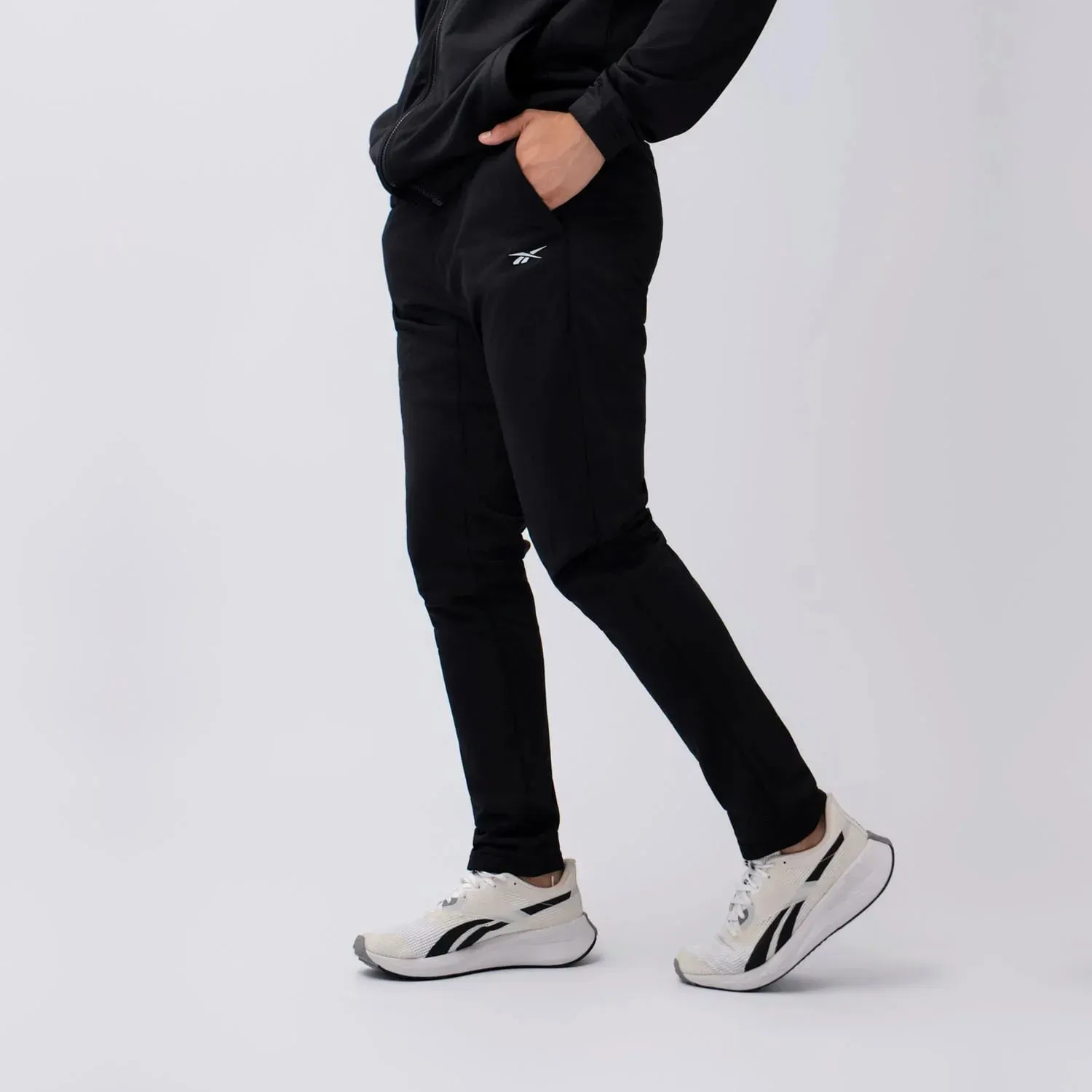 Reebok Conjunto Reebok Deportivo Hombre Core Training Tracksuit color negro | Platanitos