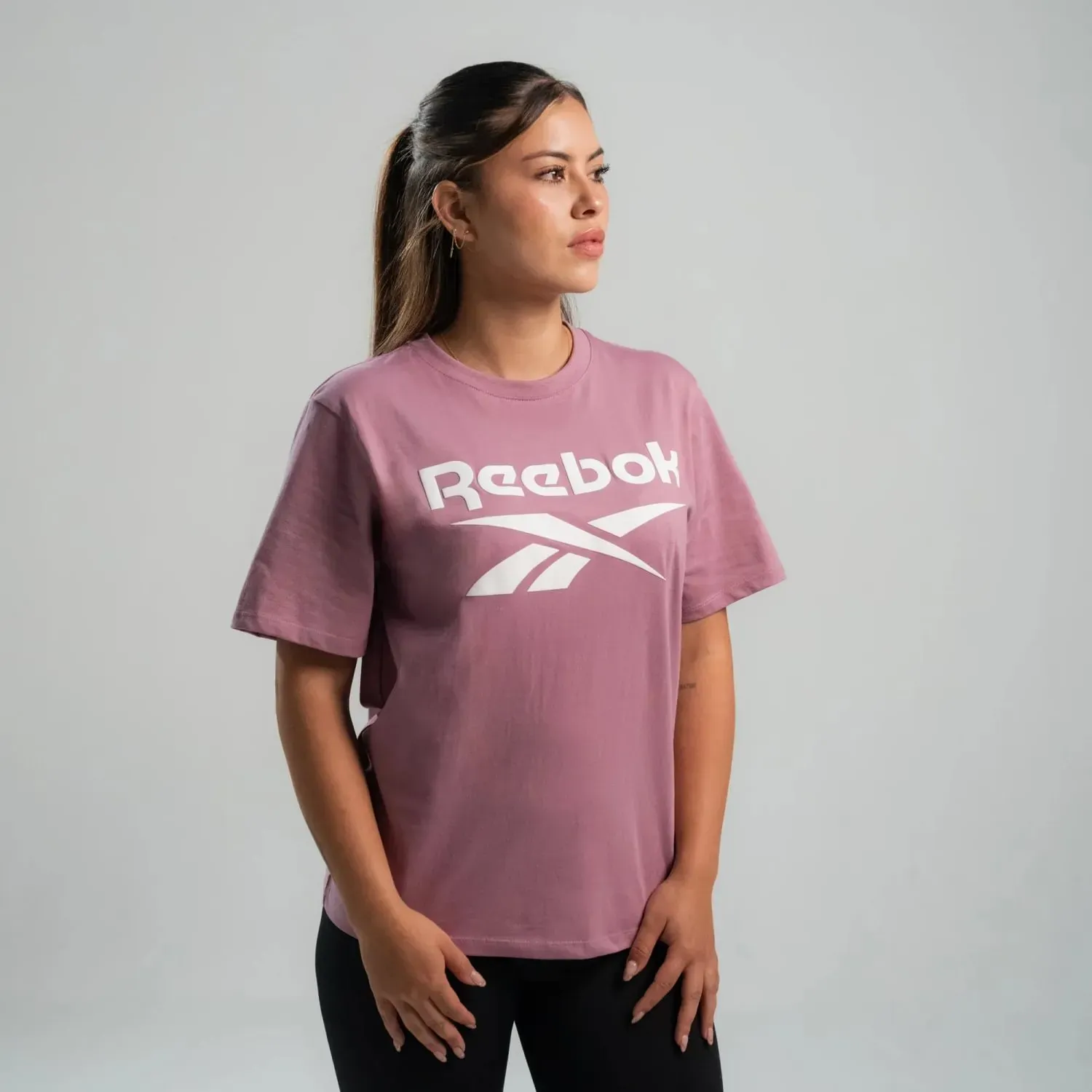 Reebok Polo Reebok Deportivo Mujer Women Big Logo Tee color rosado | Platanitos