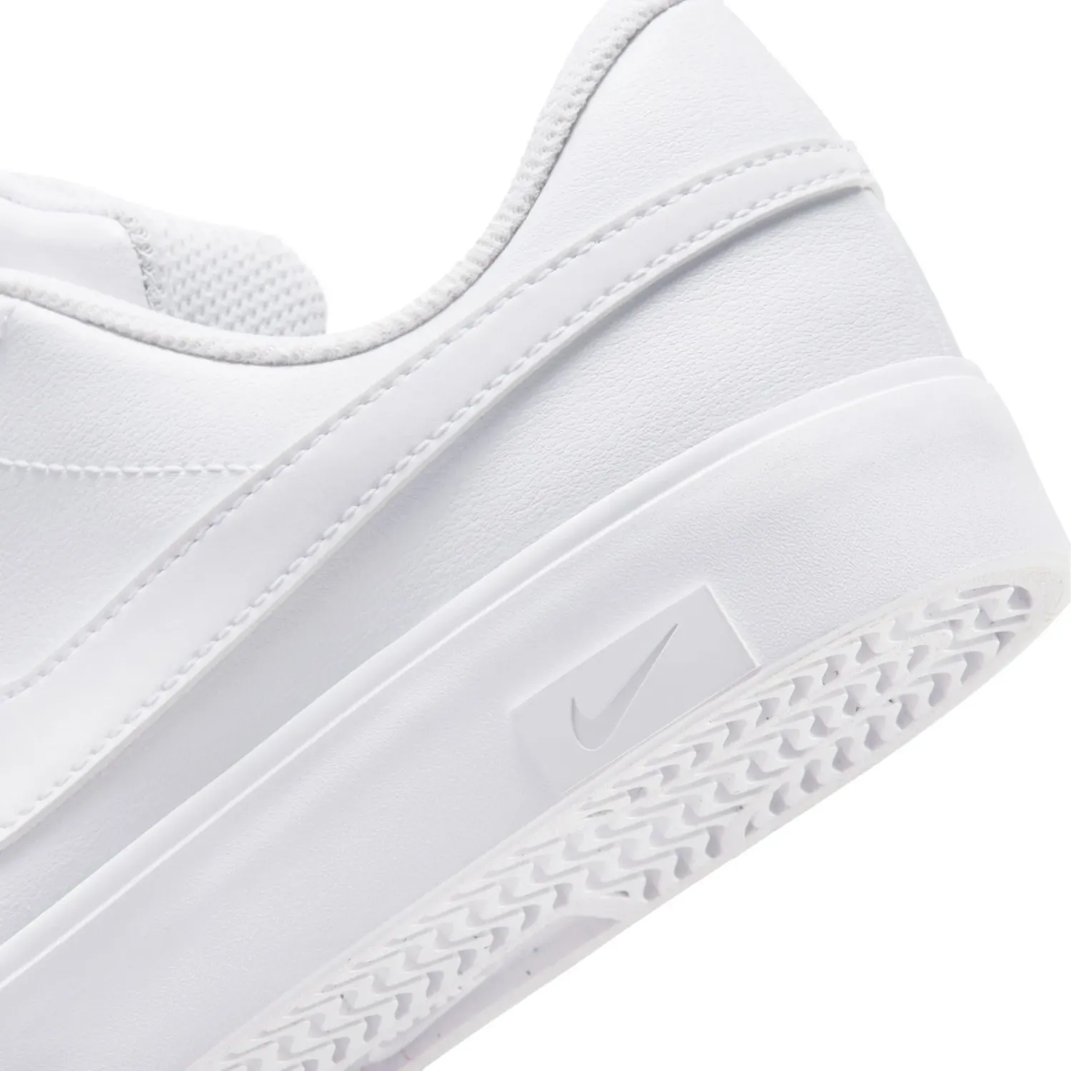 Nike Zapatillas Nike Urbanas Juvenil Nike Tennis Essential Bg color blanco | Platanitos
