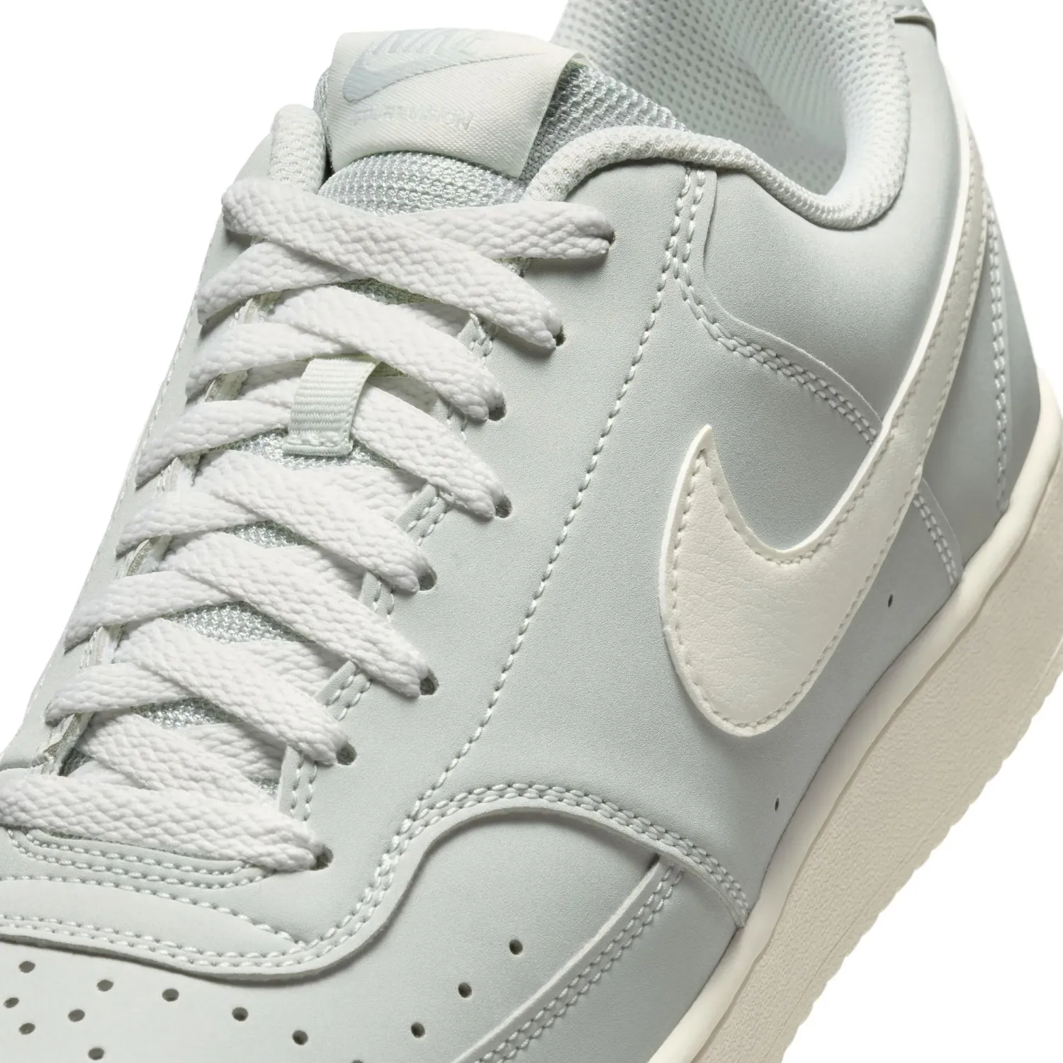 Zapatillas Nike Urbanas Hombre Nike Court Vision Lo V2 Nbk color gris | Platanitos