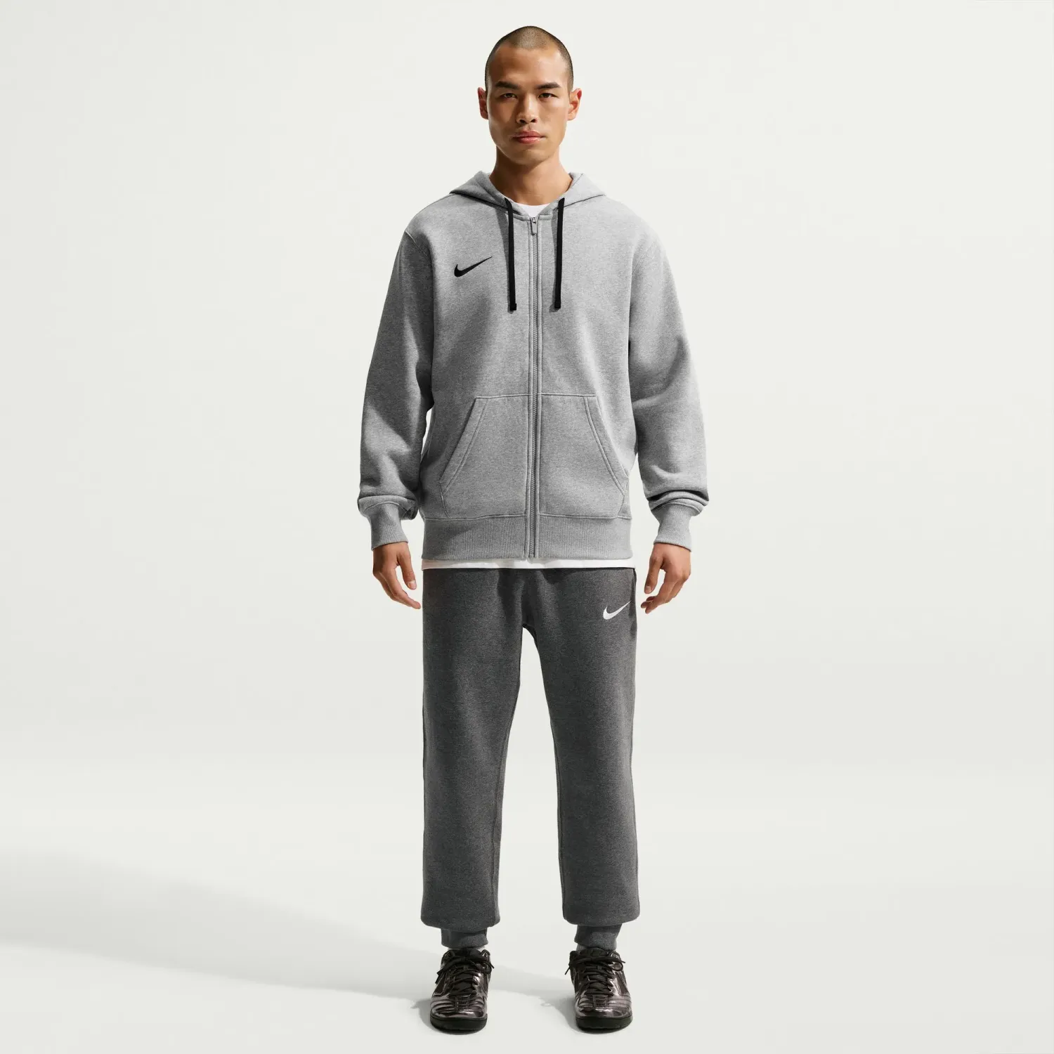 Casaca Nike De Futbol Hombre M Nk Park26 Flc Fz Hoodie color negro | Platanitos