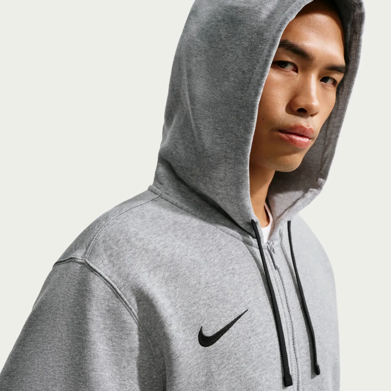Casaca Nike De Futbol Hombre M Nk Park26 Flc Fz Hoodie color negro | Platanitos