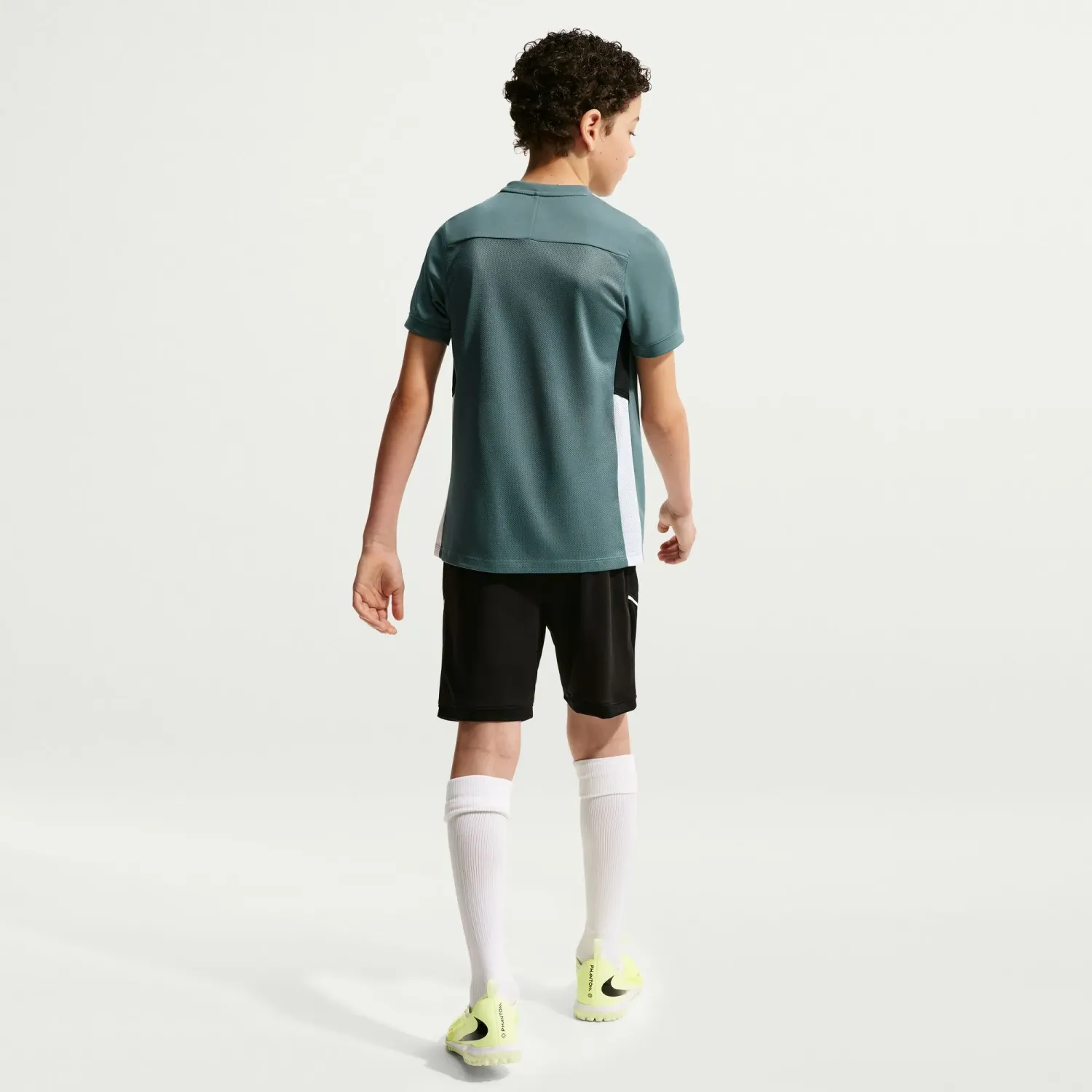 Camiseta Nike Futbol Niños Dri-Fit Academy color negro | Platanitos