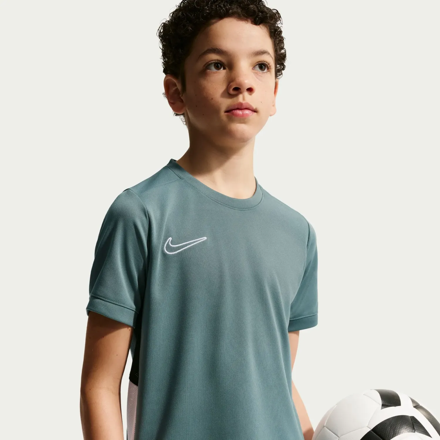 Camiseta Nike Futbol Niños Dri-Fit Academy color negro | Platanitos