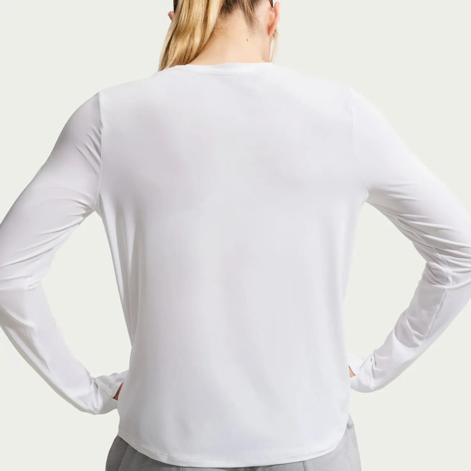 Nike Polo Nike Training Mujer Dri-Fit Long Sleeve Jersey color blanco | Platanitos