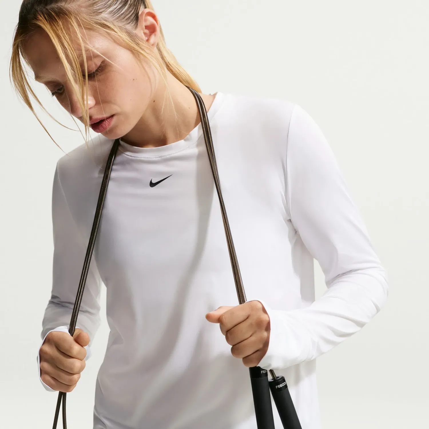 Nike Polo Nike Training Mujer Dri-Fit Long Sleeve Jersey color blanco | Platanitos